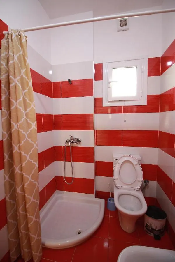 Villa Roel Sarandë 0*,